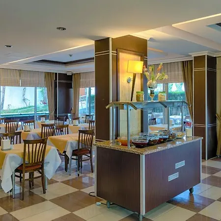Otel Risus 3*